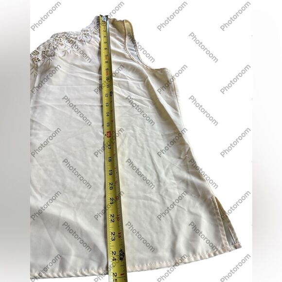 Vintage 1980s Embroidered Bib Collar Cutout Blouse - Pastel Yellow - XL 2X - Picture 6 of 7